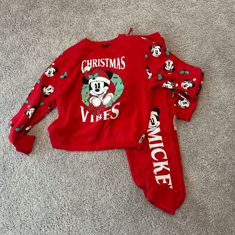 Mickey Christmas vibes sweats nwt